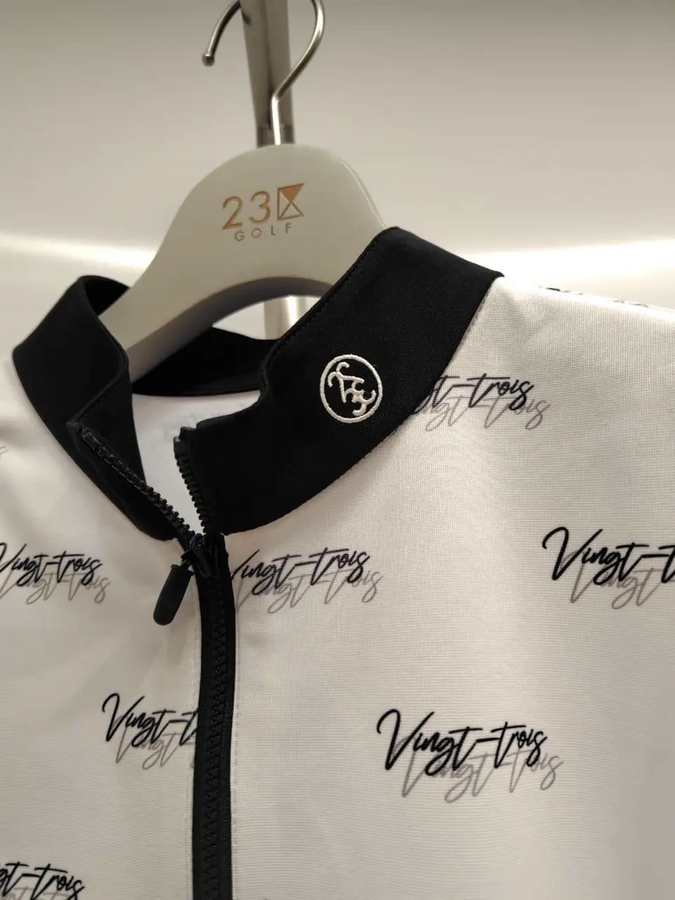 23区GOLF スタッフ コーディネート画像