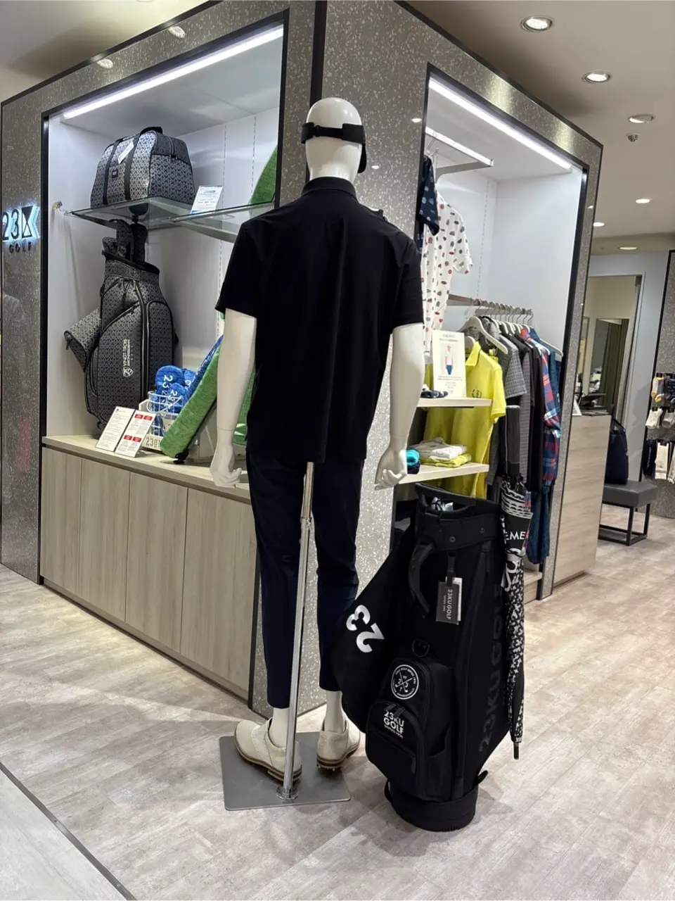 23区GOLF 松屋スタッフ コーディネート画像