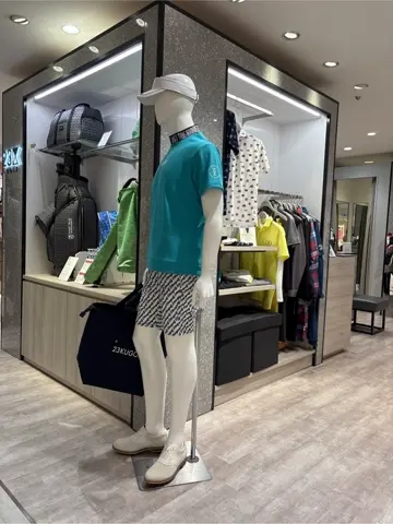 23区GOLF 松屋スタッフ コーディネート画像