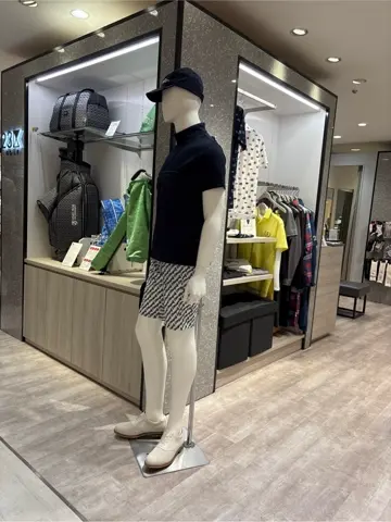 23区GOLF 松屋スタッフ コーディネート画像