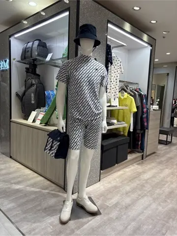 23区GOLF 松屋スタッフ コーディネート画像