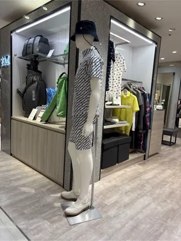 23区GOLF 松屋スタッフ コーディネート画像