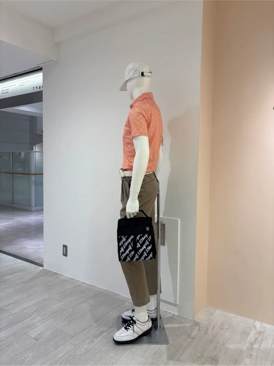 23区GOLF 松屋スタッフ コーディネート画像