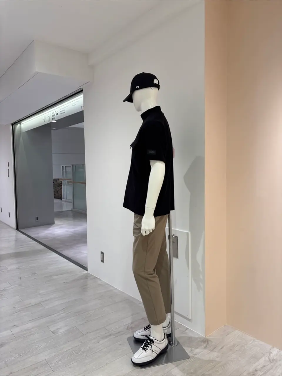 23区GOLF 松屋スタッフ コーディネート画像