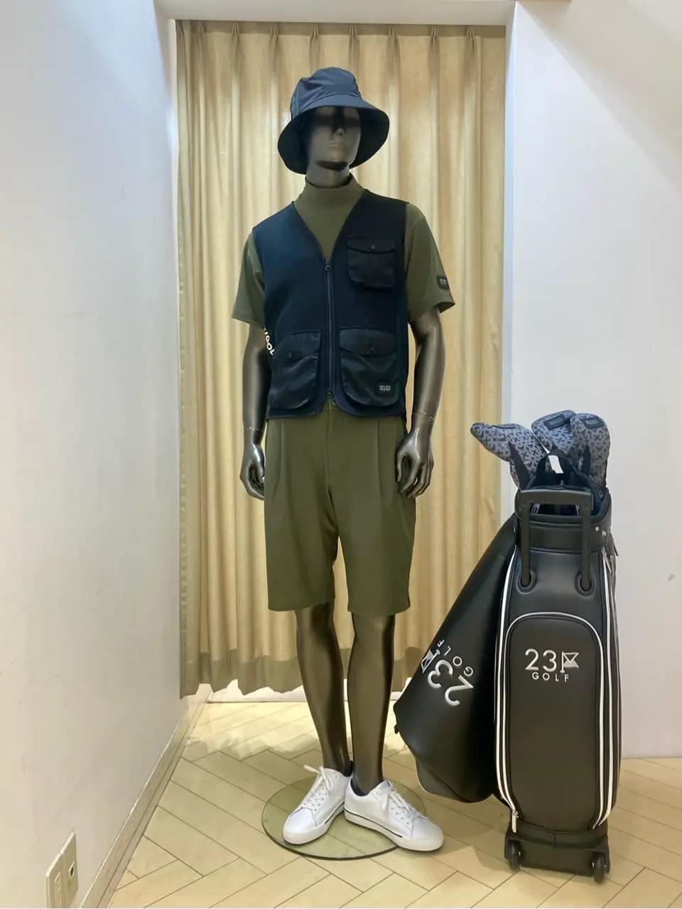 23区GOLF スタッフ コーディネート画像