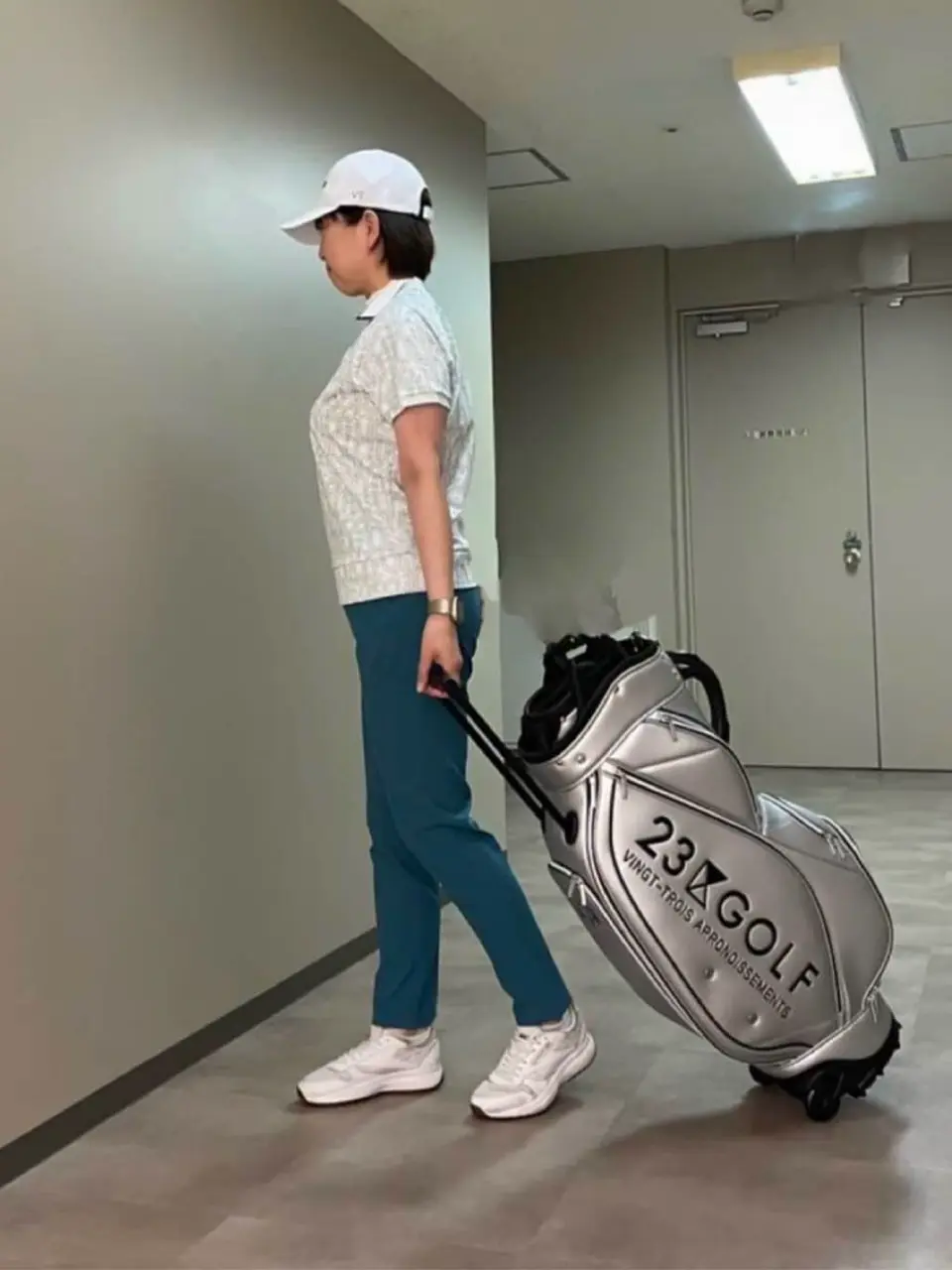 23区GOLF 八尋 コーディネート画像