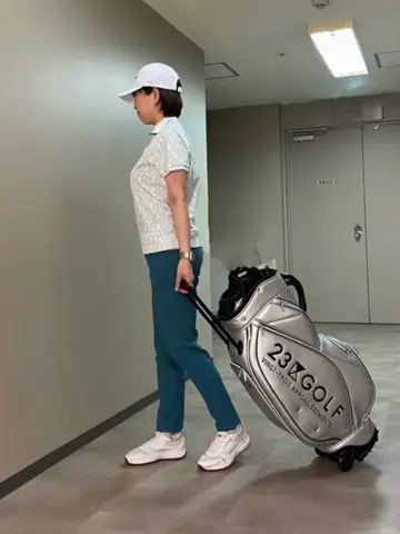 23区GOLF 八尋 コーディネート画像