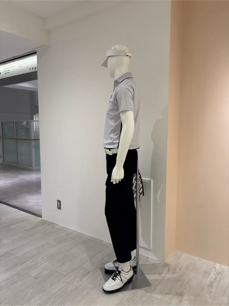 23区GOLF 松屋スタッフ コーディネート画像