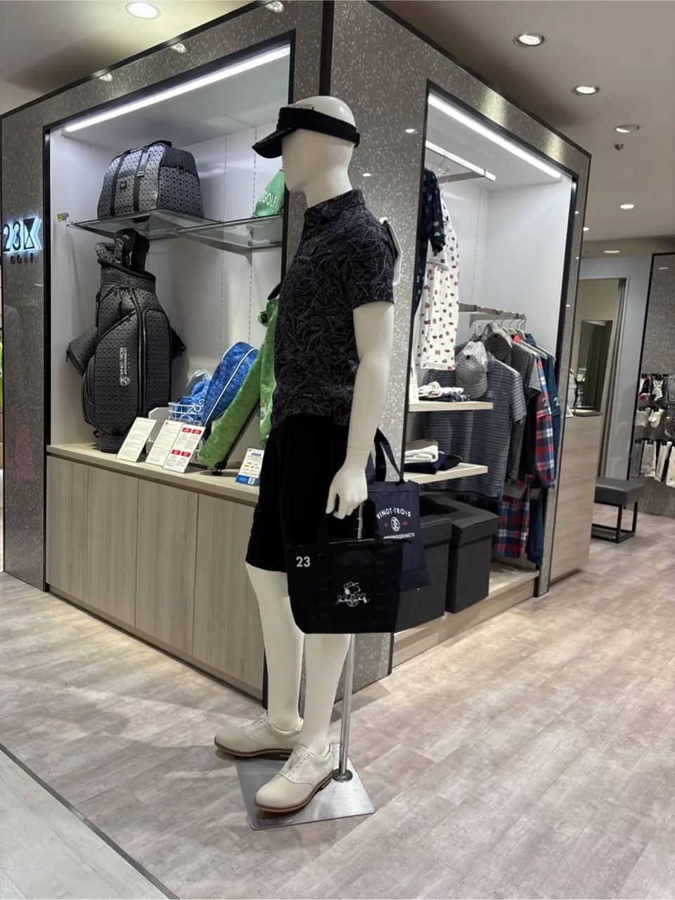 23区GOLF 松屋スタッフ コーディネート画像