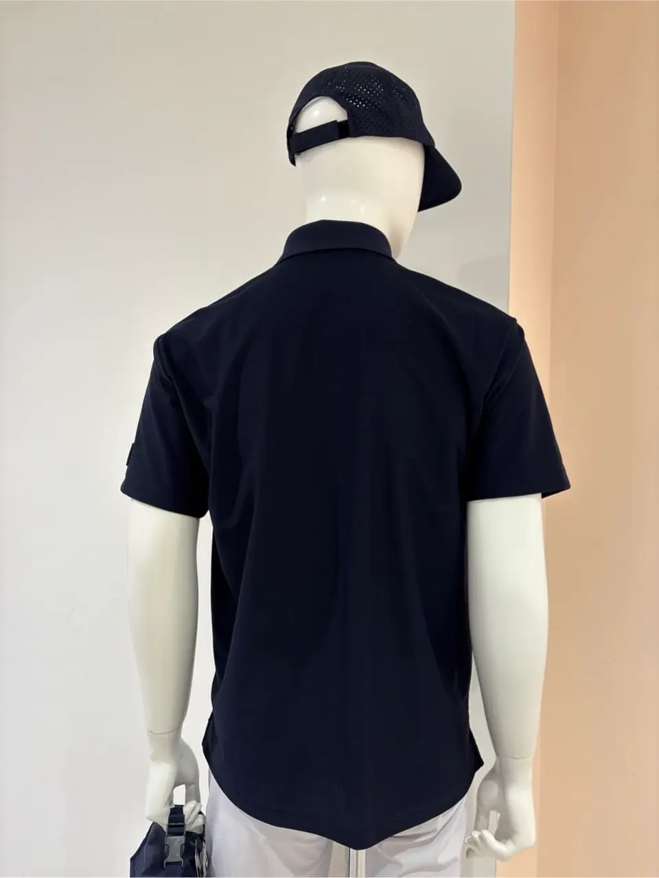 23区GOLF 松屋スタッフ コーディネート画像