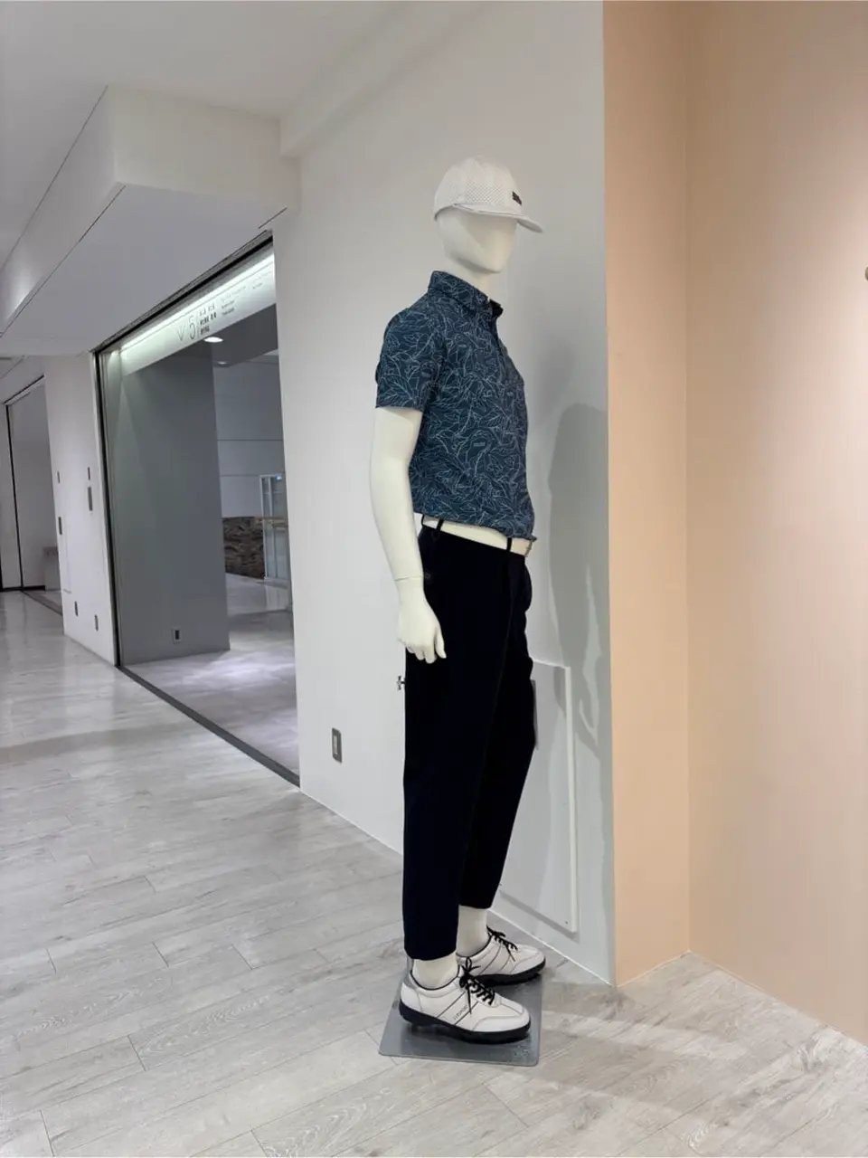 23区GOLF 松屋スタッフ コーディネート画像