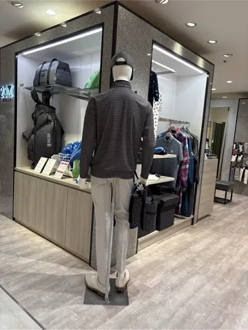 23区GOLF 松屋スタッフ コーディネート画像