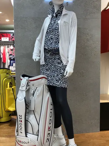 23区GOLF 松尾 コーディネート画像