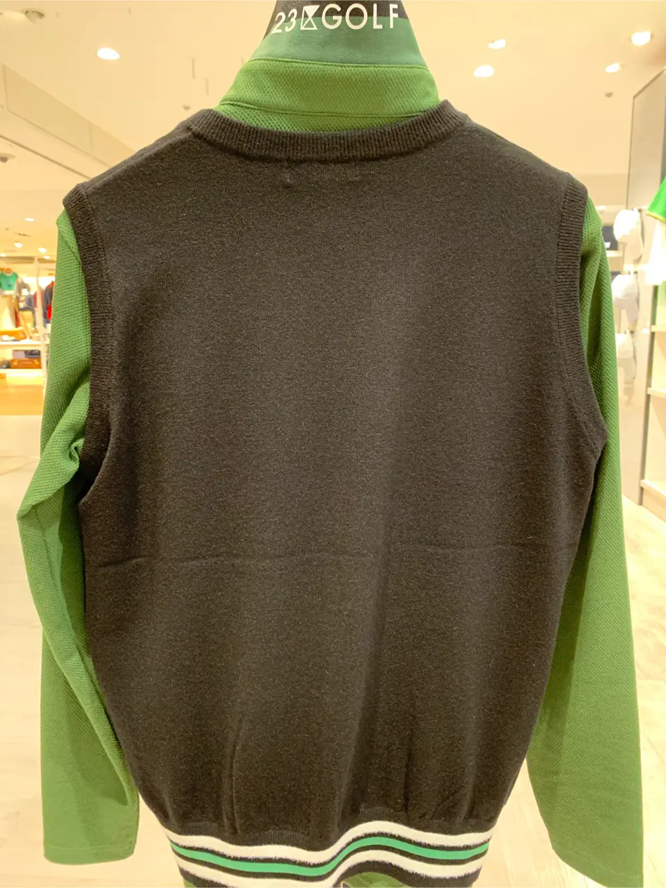 23区GOLF 松屋スタッフ コーディネート画像