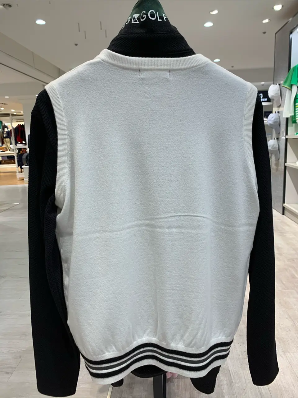 23区GOLF 松屋スタッフ コーディネート画像