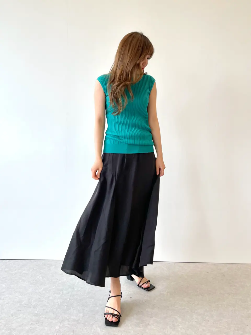 #Newans 世古 コーディネート画像