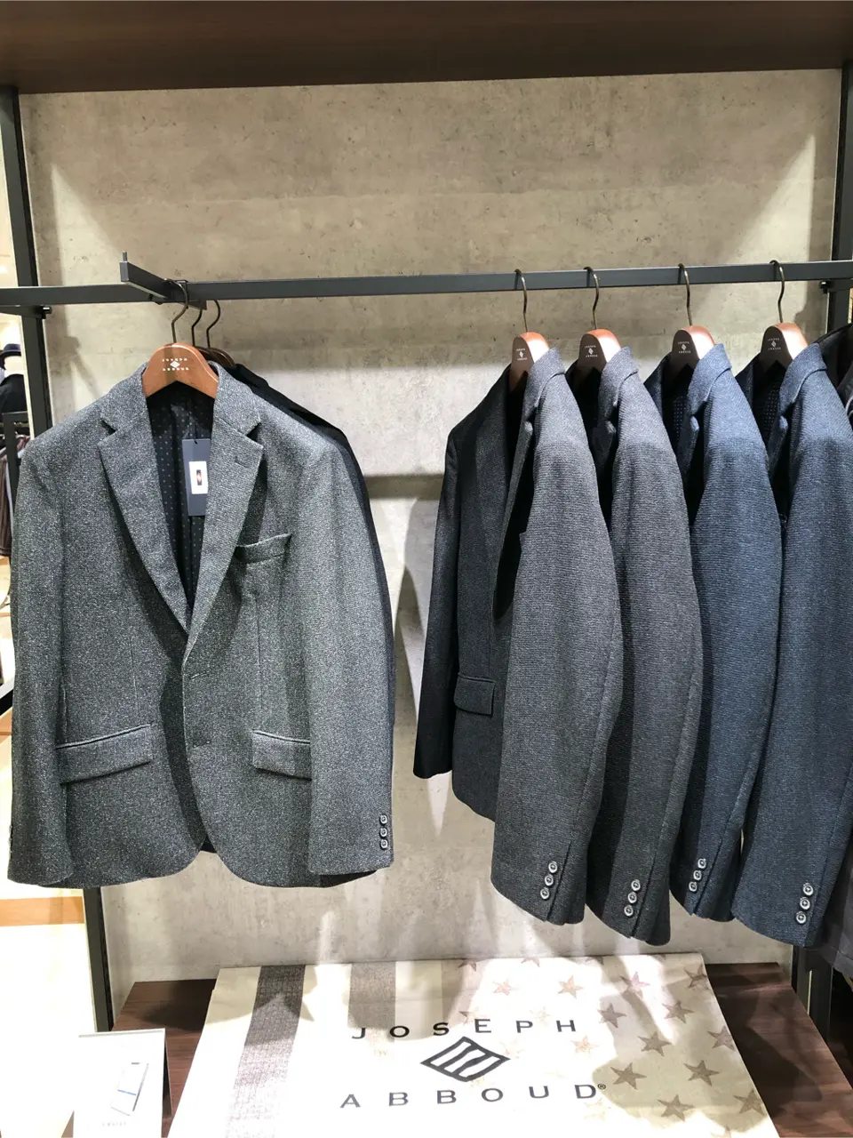 JOSEPH ABBOUD 北洞 コーディネート画像