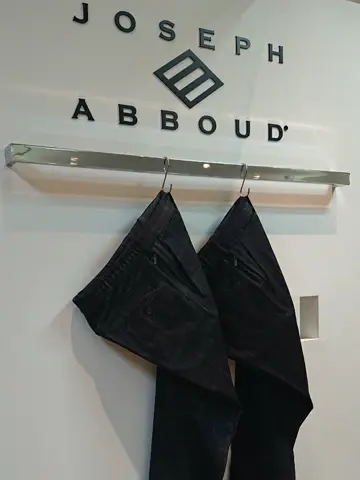 JOSEPH ABBOUD スタッフ コーディネート画像