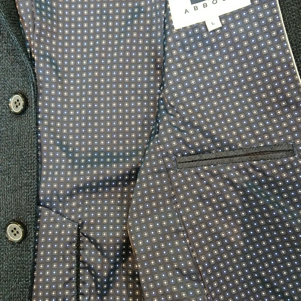 JOSEPH ABBOUD スタッフ コーディネート画像