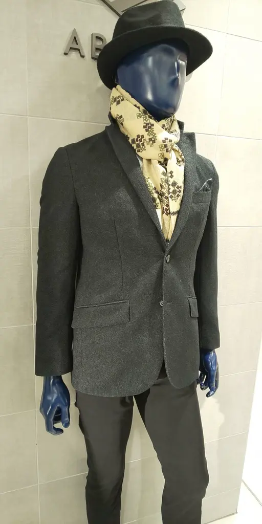 JOSEPH ABBOUD 吉川 コーディネート画像