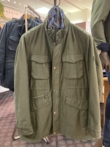 JOSEPH ABBOUD スタッフ コーディネート画像