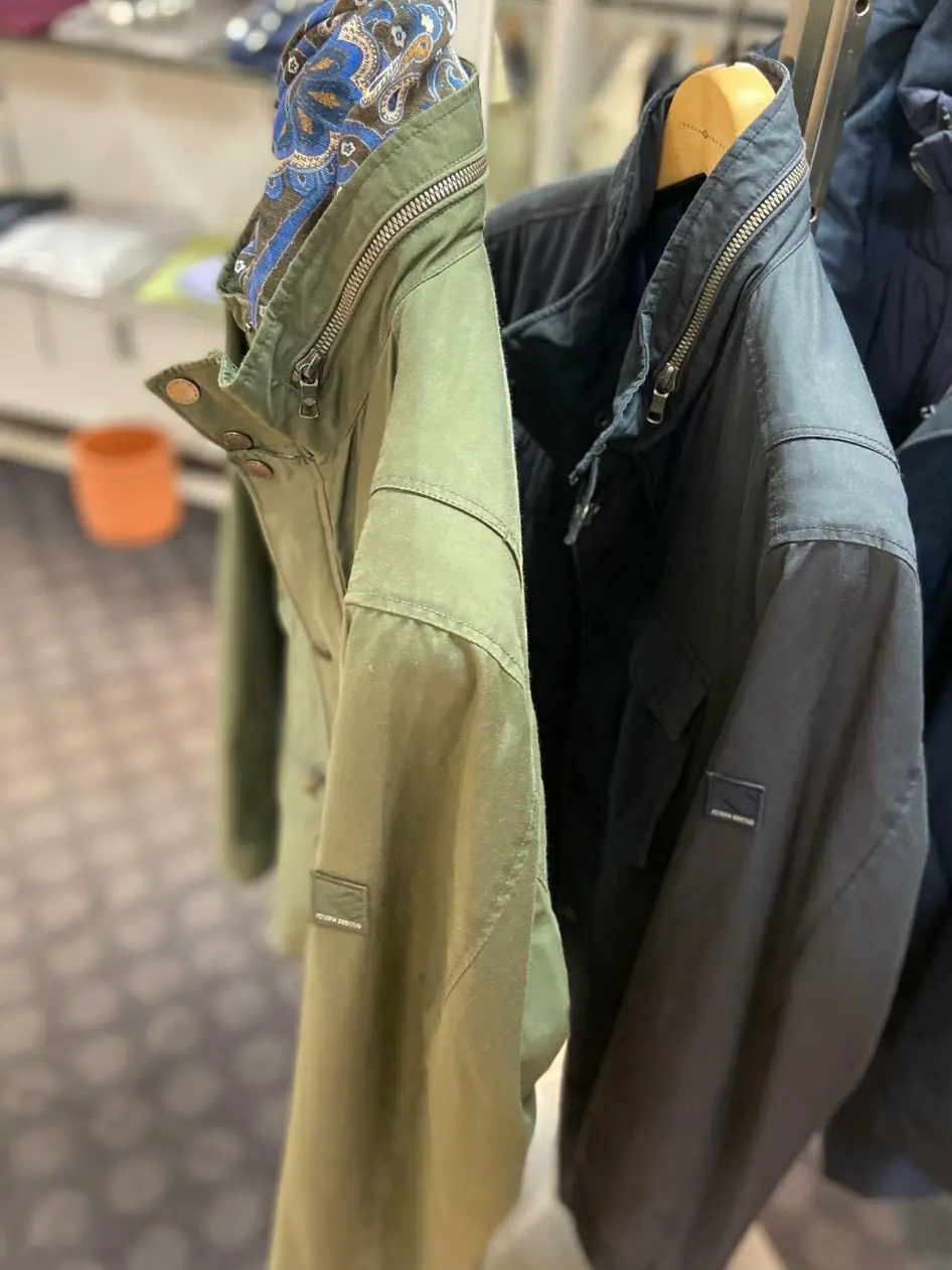 JOSEPH ABBOUD スタッフ コーディネート画像