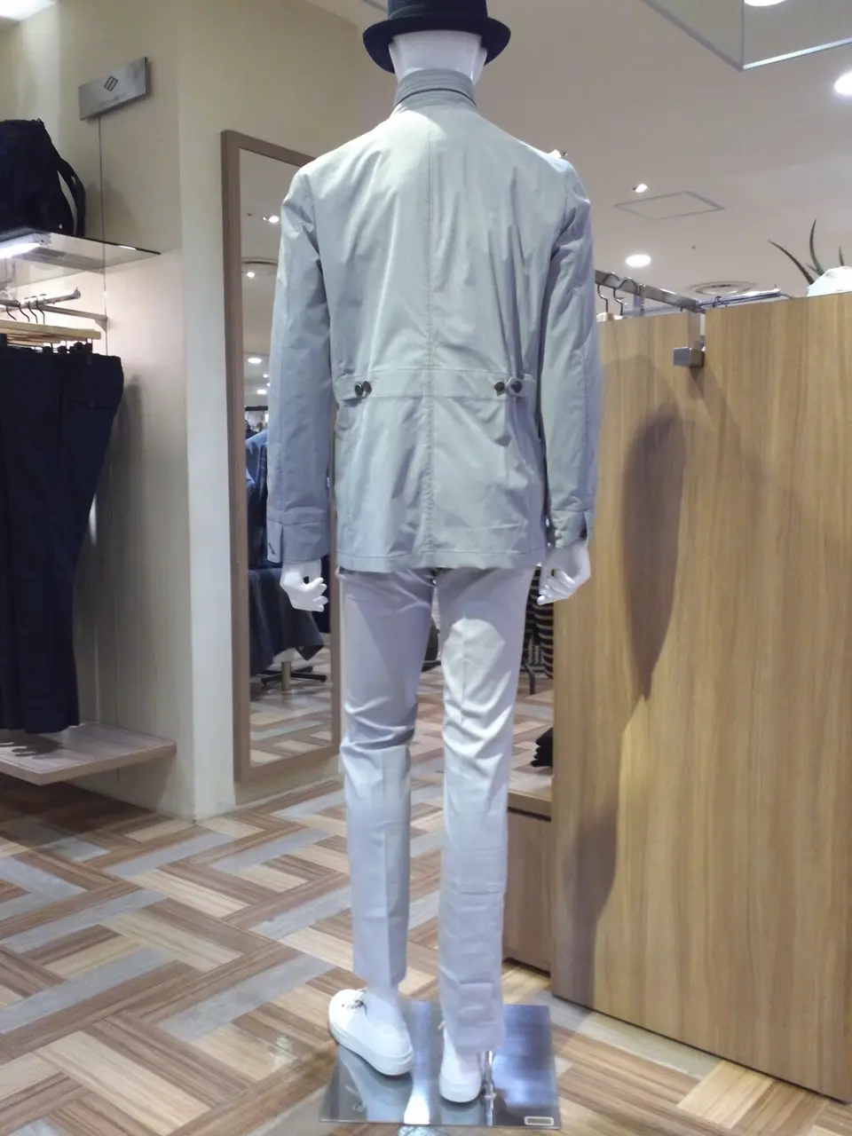 JOSEPH ABBOUD 小城 コーディネート画像