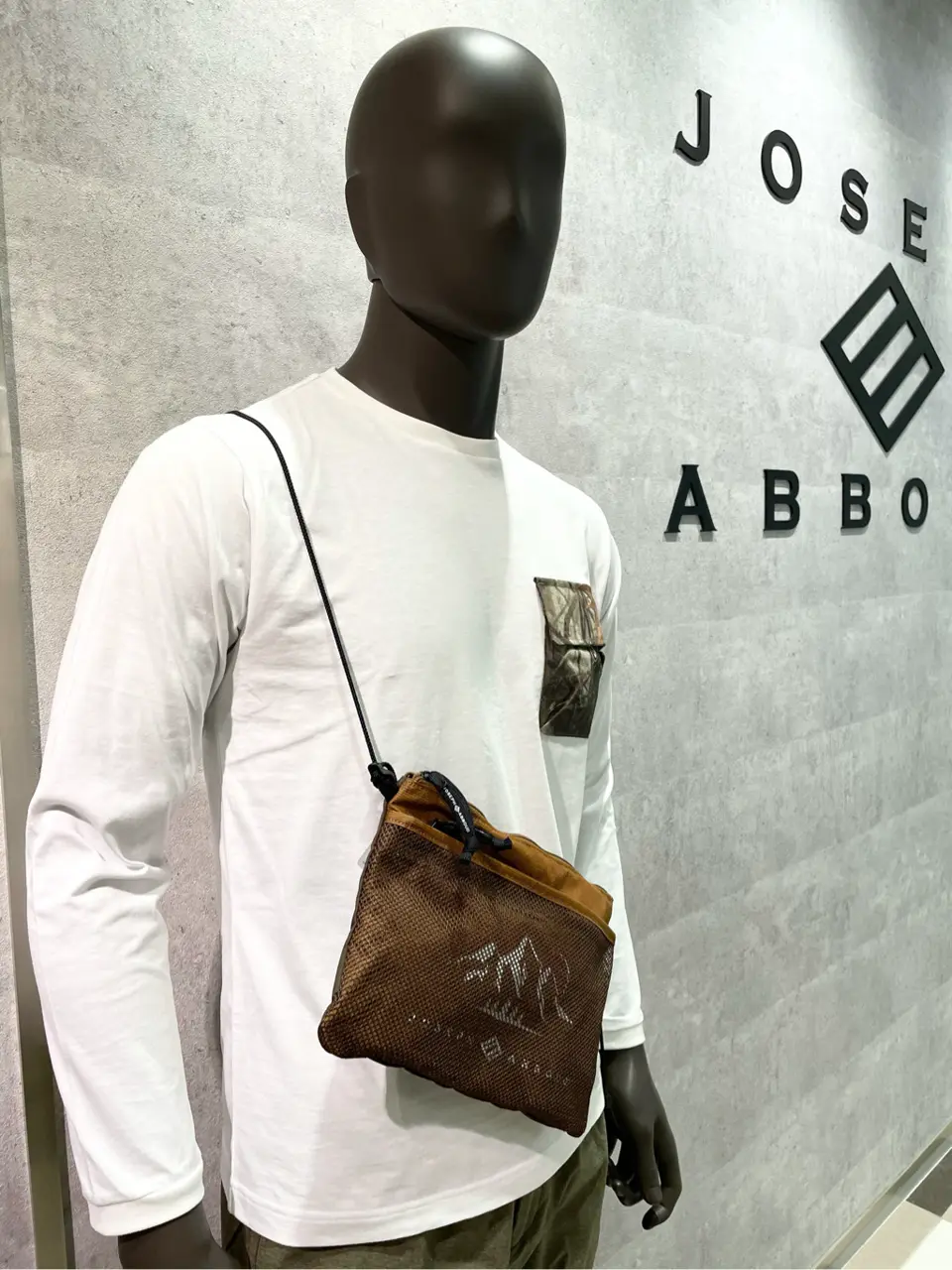 JOSEPH ABBOUD 東　 コーディネート画像