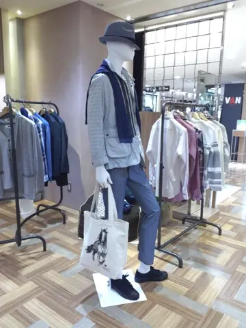 JOSEPH ABBOUD 小城 コーディネート画像