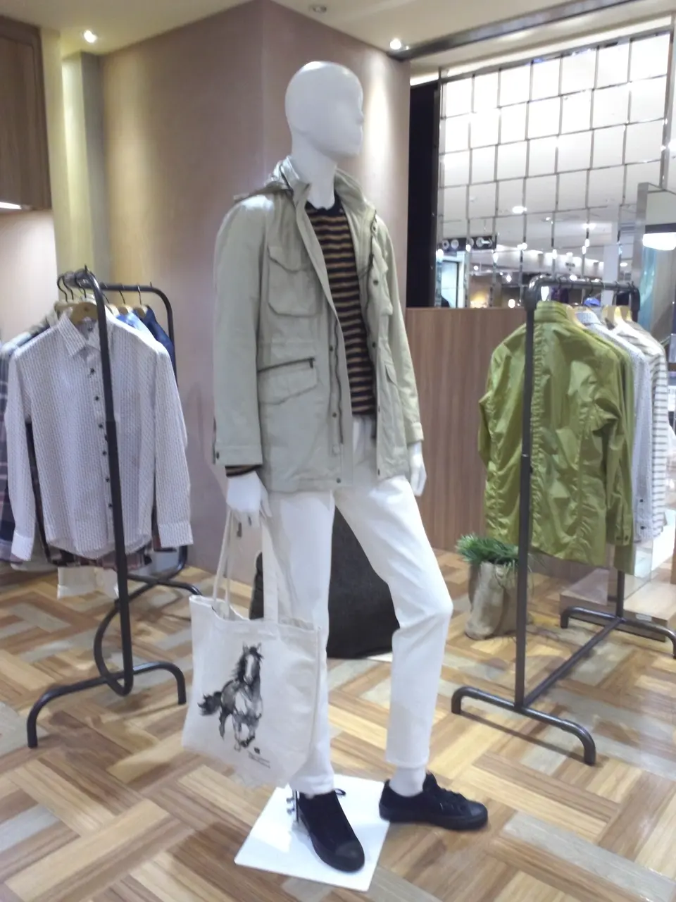 JOSEPH ABBOUD 小城 コーディネート画像