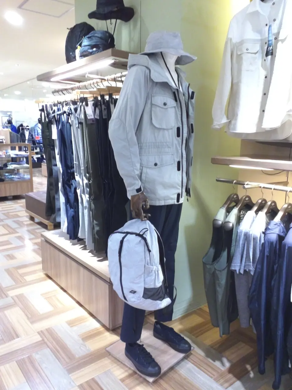 JOSEPH ABBOUD 森部 コーディネート画像