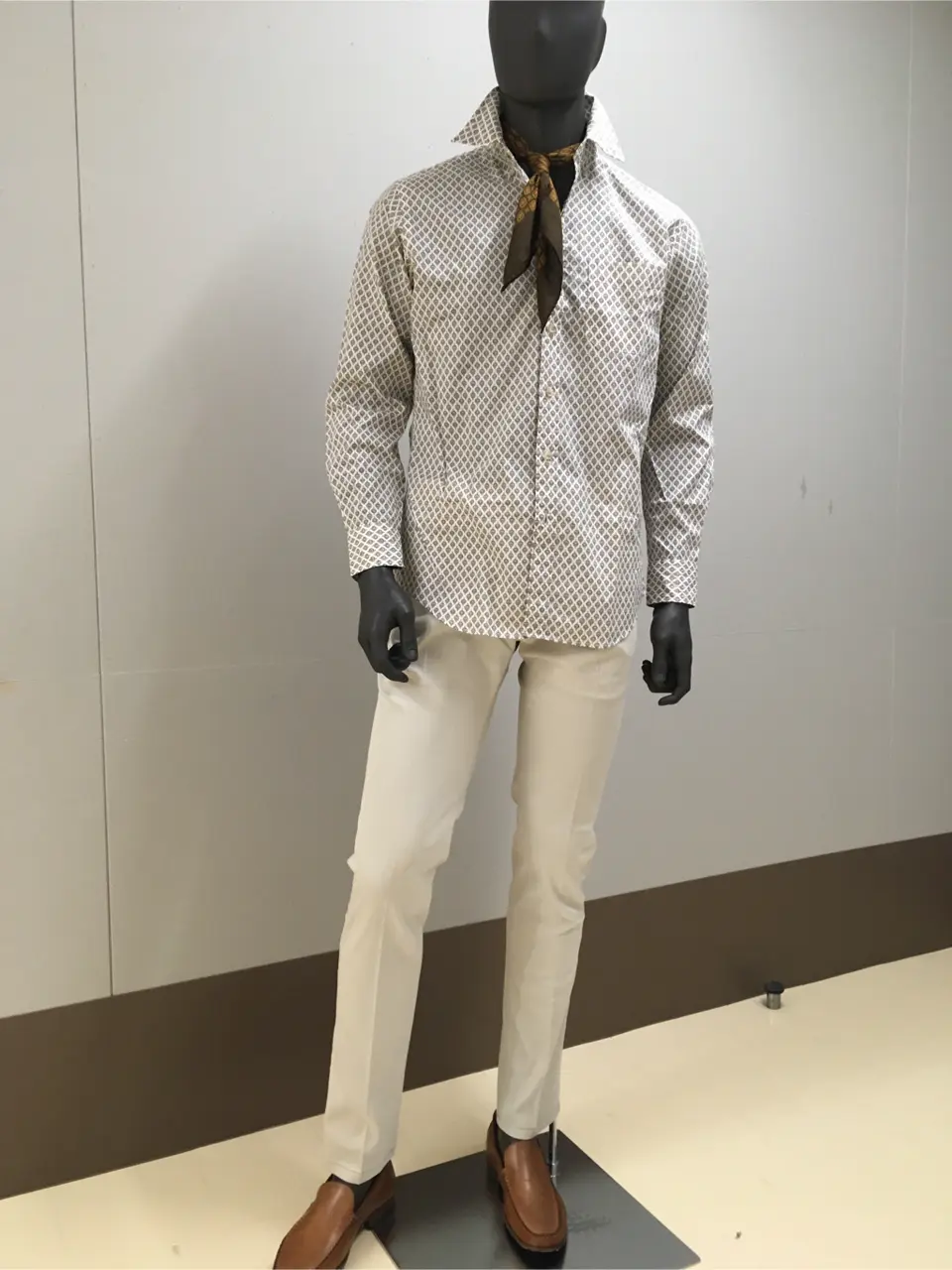 JOSEPH ABBOUD 大坪 コーディネート画像