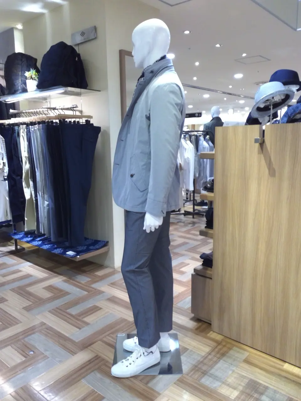 JOSEPH ABBOUD 森部 コーディネート画像