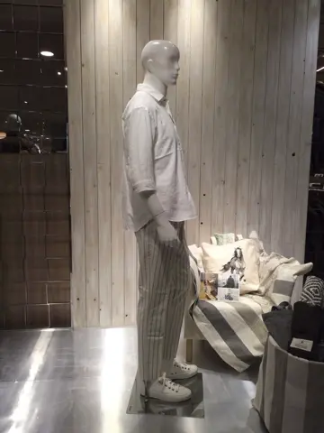 JOSEPH ABBOUD 小城 コーディネート画像