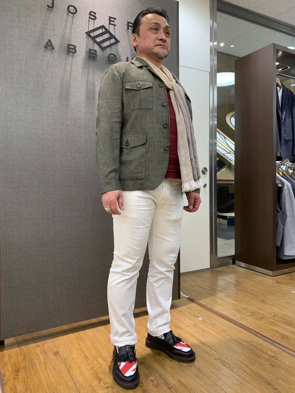 JOSEPH ABBOUD 草野 コーディネート画像