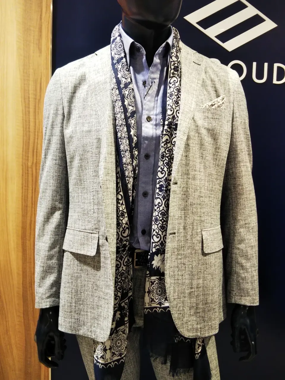 JOSEPH ABBOUD 鈴木 コーディネート画像