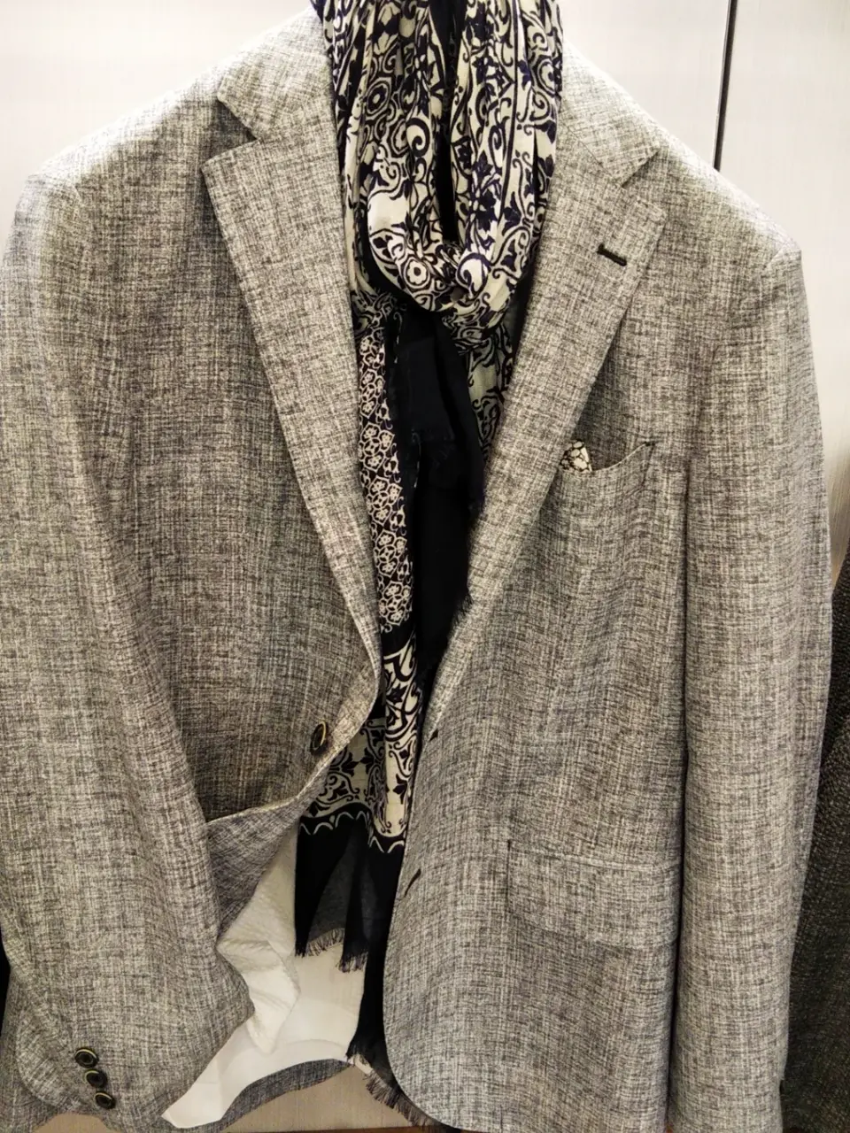 JOSEPH ABBOUD 鈴木 コーディネート画像