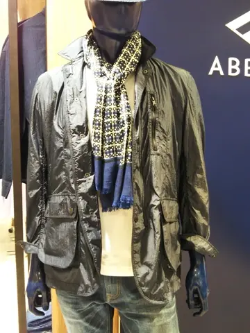 JOSEPH ABBOUD 鈴木 コーディネート画像