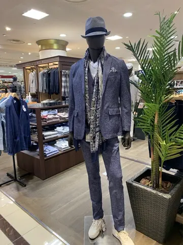 JOSEPH ABBOUD 秦 コーディネート画像