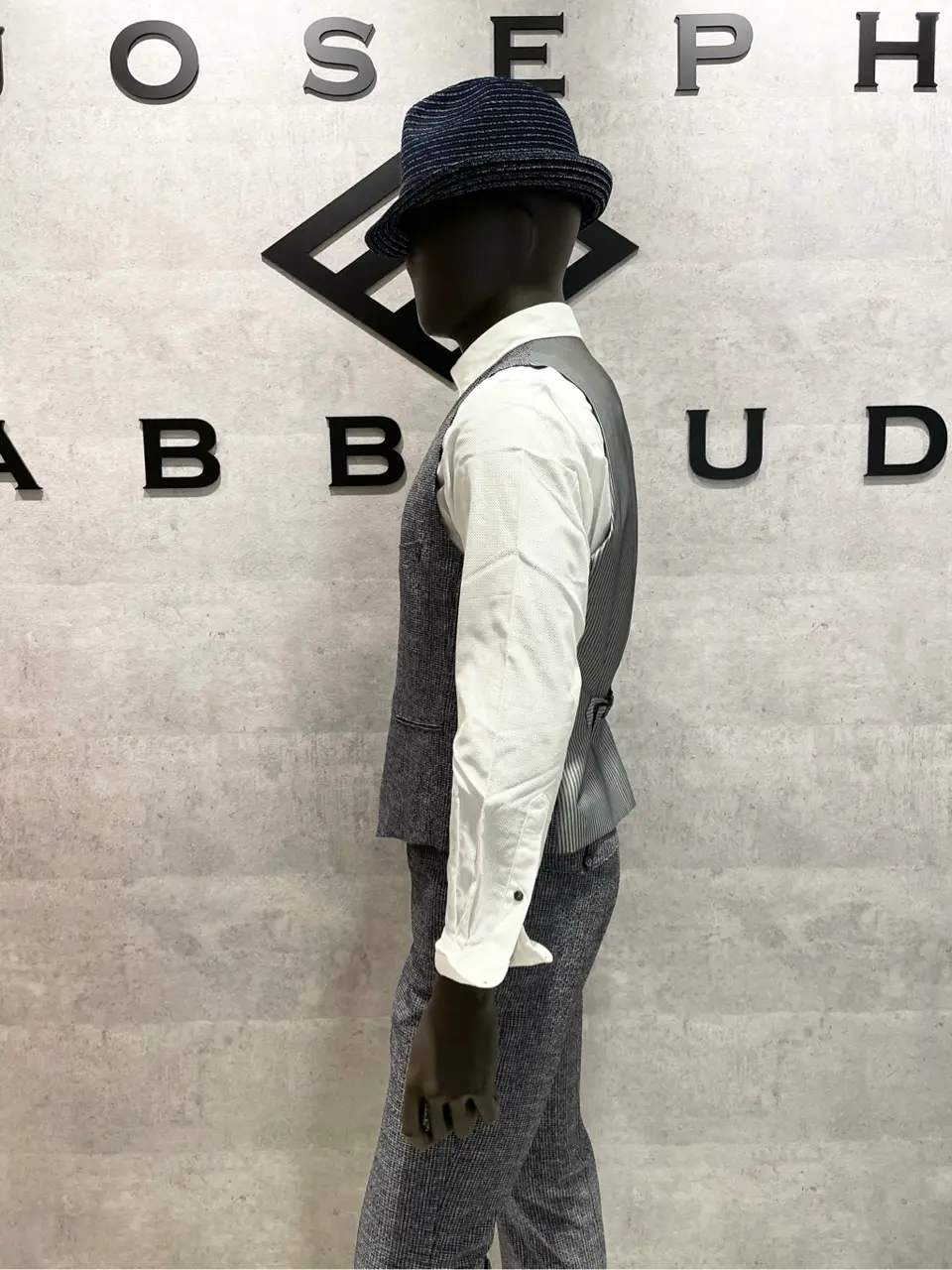 JOSEPH ABBOUD 東　 コーディネート画像