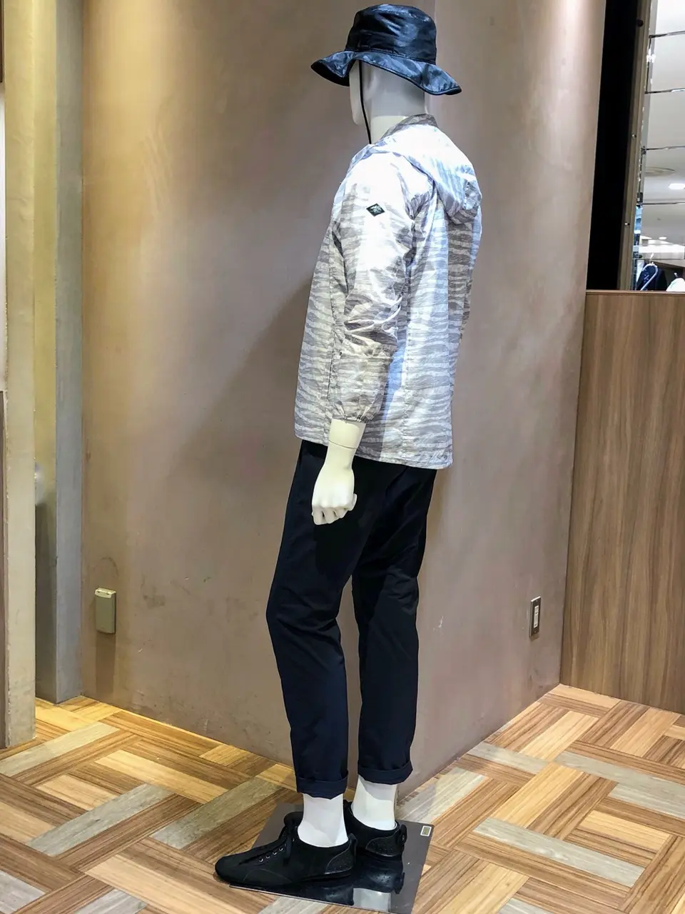 JOSEPH ABBOUD 小城 コーディネート画像