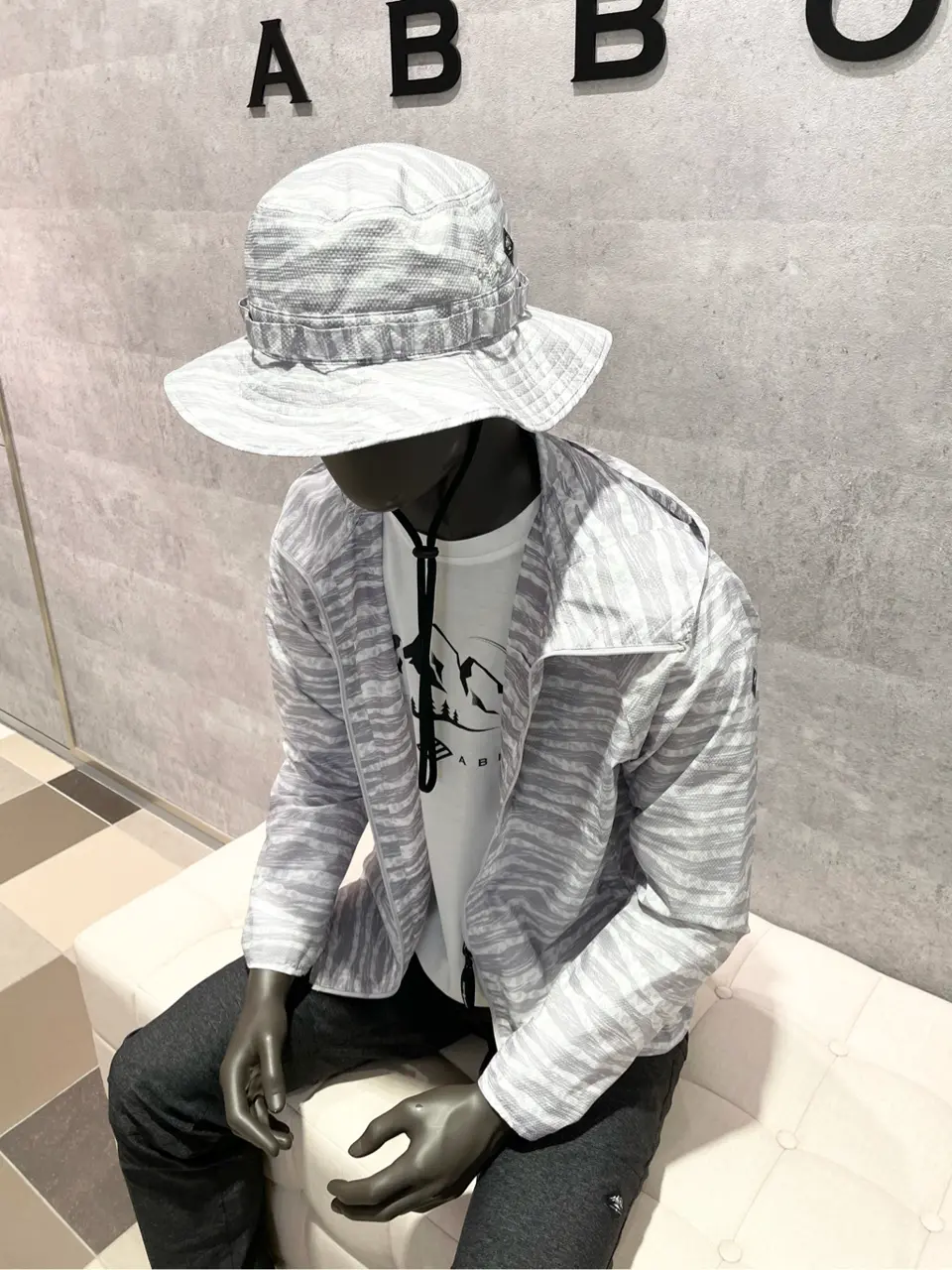 JOSEPH ABBOUD 東　 コーディネート画像