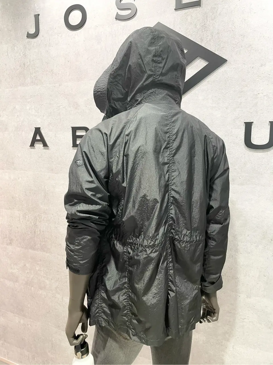 JOSEPH ABBOUD 東　 コーディネート画像