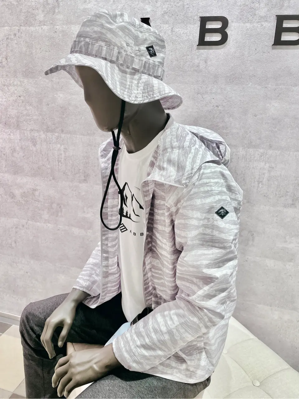 JOSEPH ABBOUD 二澤 コーディネート画像