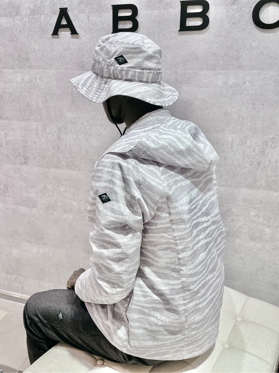 JOSEPH ABBOUD 二澤 コーディネート画像