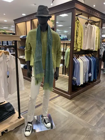 JOSEPH ABBOUD 秦 コーディネート画像