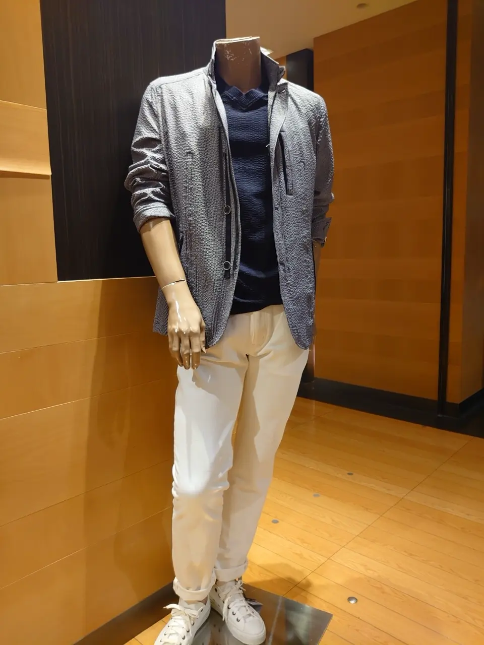  三宅 コーディネート画像