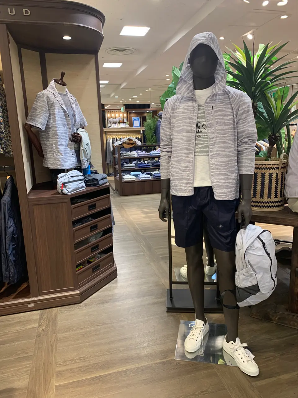  秦 コーディネート画像