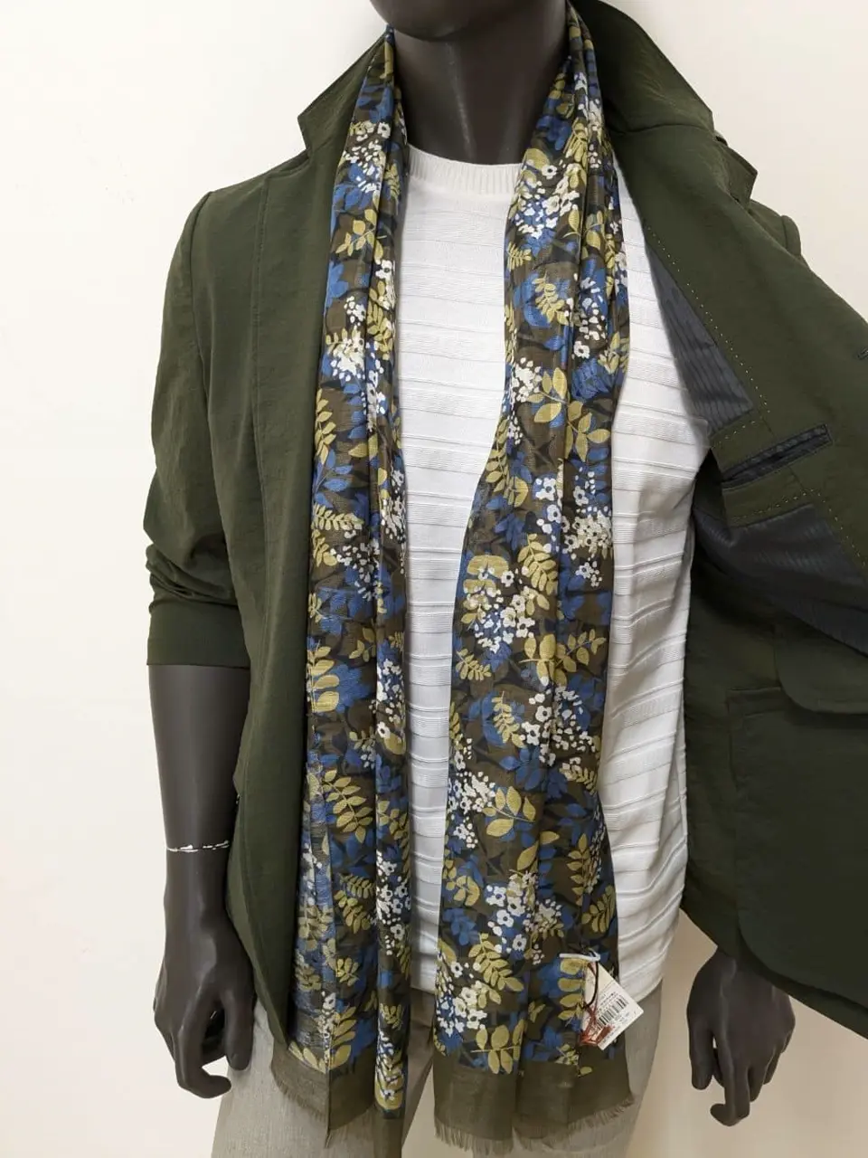 JOSEPH ABBOUD 大久 コーディネート画像