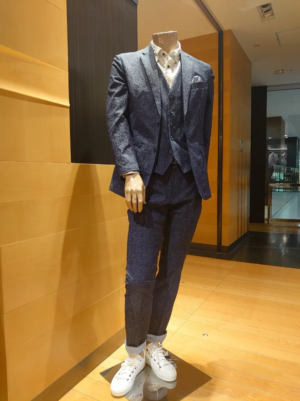  三宅 コーディネート画像